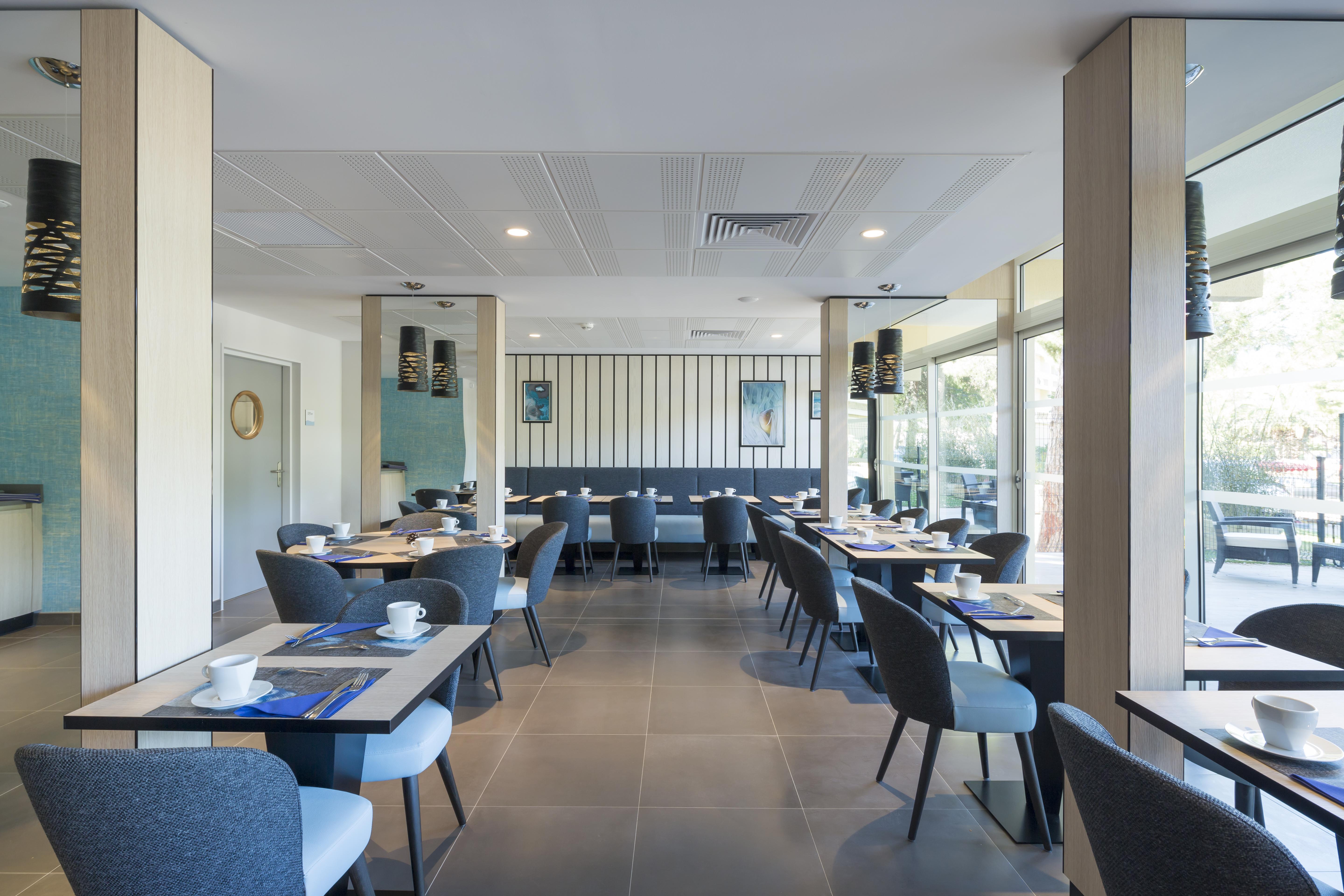 Logis Hotel Les Pins - Operalia Баларук-ле-Бен Экстерьер фото